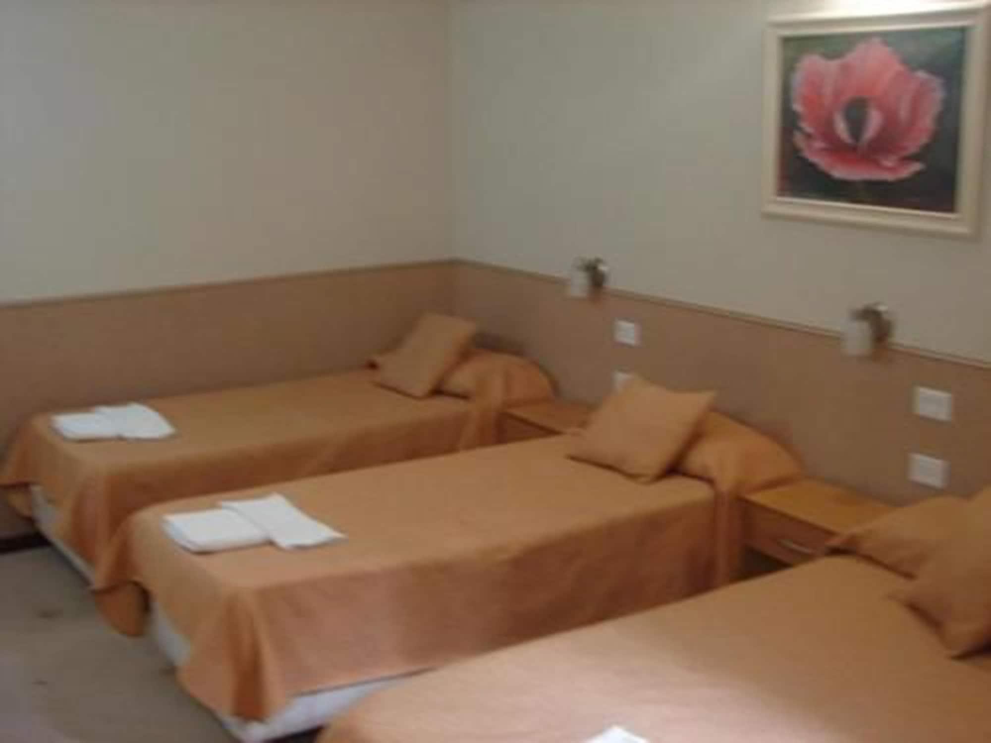 Cheltum Hotel Trelew Ngoại thất bức ảnh