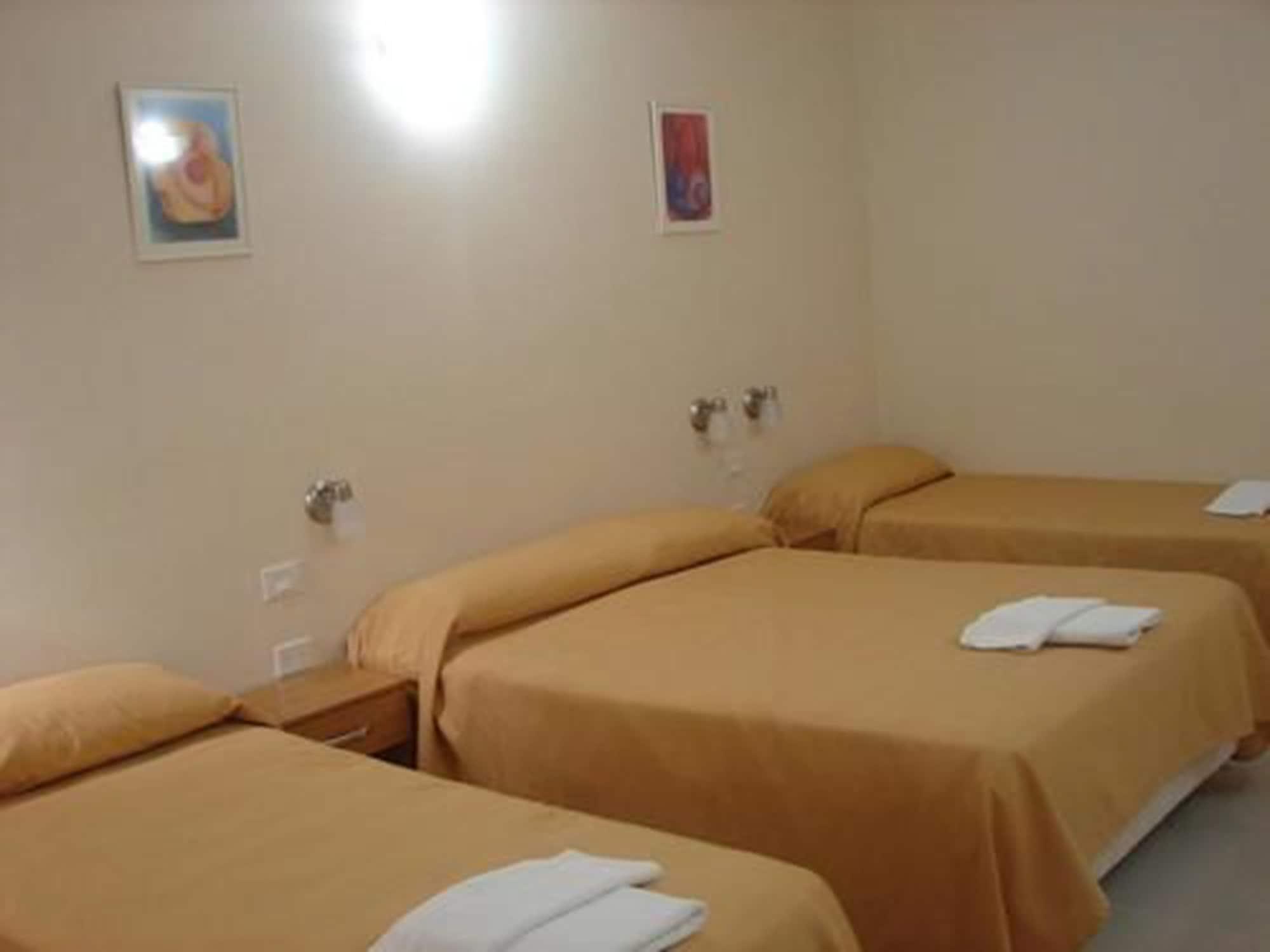 Cheltum Hotel Trelew Ngoại thất bức ảnh