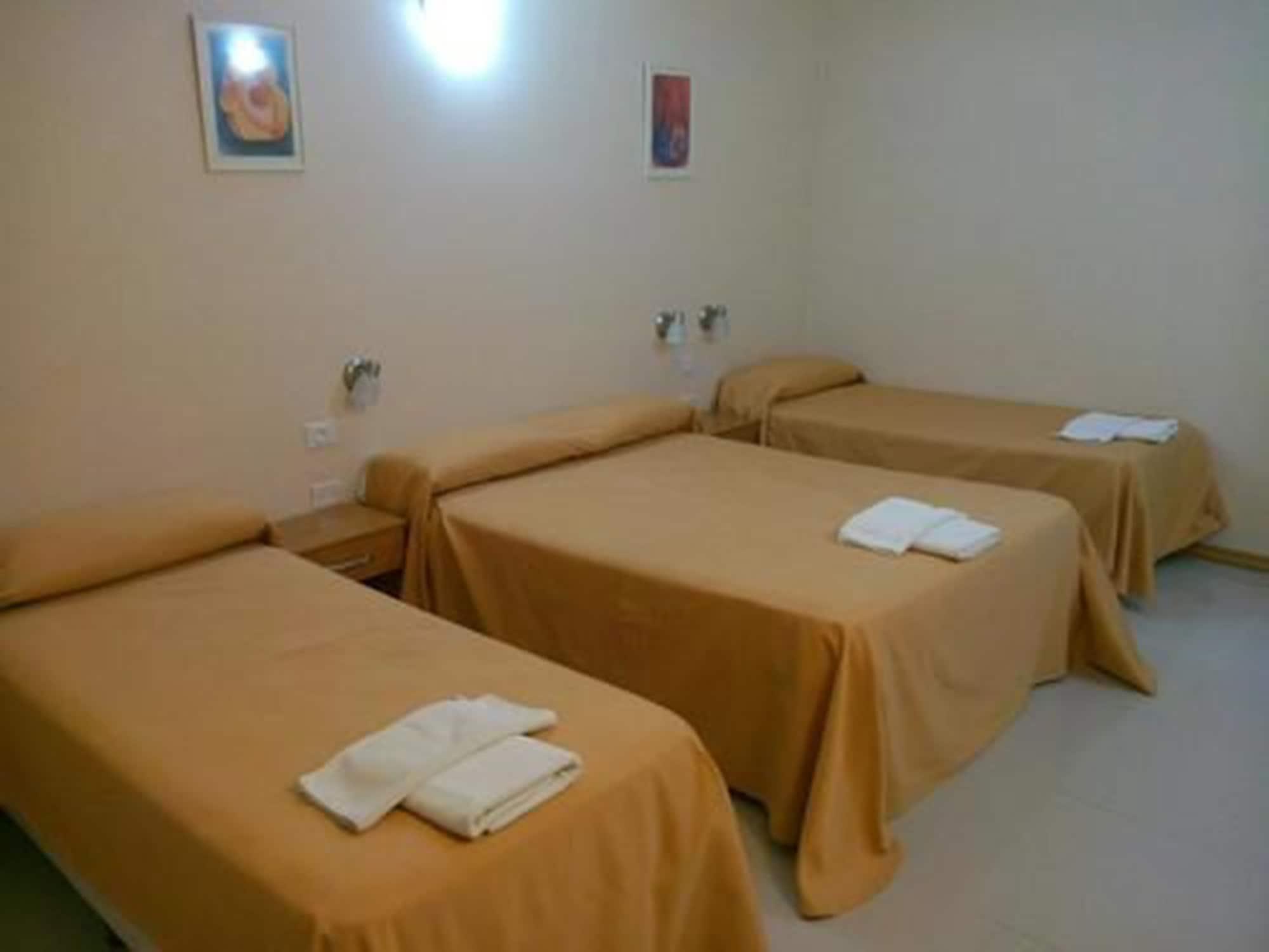 Cheltum Hotel Trelew Ngoại thất bức ảnh