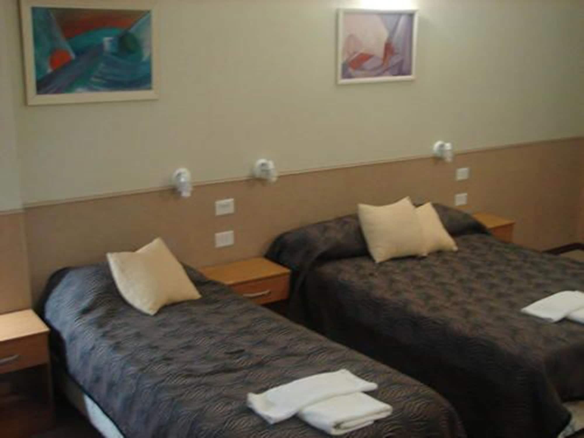Cheltum Hotel Trelew Ngoại thất bức ảnh