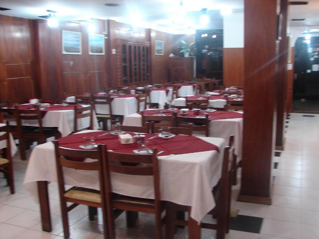 Cheltum Hotel Trelew Ngoại thất bức ảnh