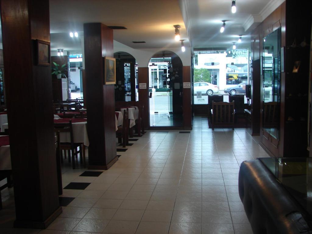 Cheltum Hotel Trelew Ngoại thất bức ảnh